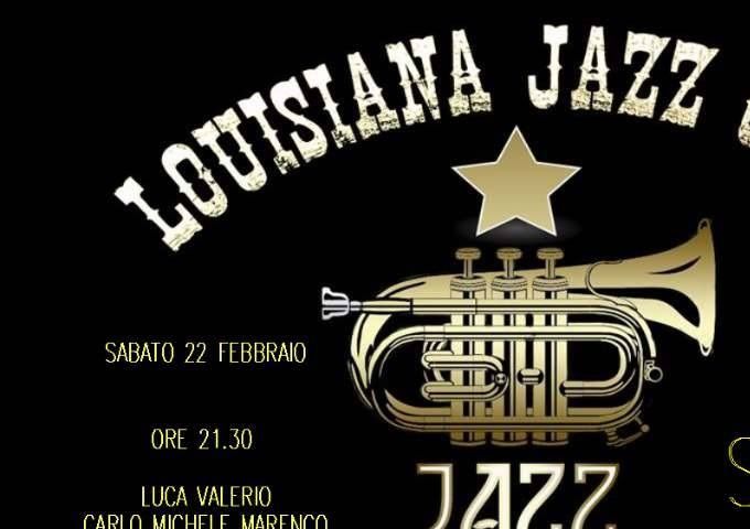 Luca Valerio, 53 anni, autore (tre raccolte poetiche all'attivo, un romanzo in fase di scrittura), performer e all'occorrenza anche attore (dice lui), insegnante di lettere, presidente dell'Associazione Culturale GenovaVoci, ama le parole in ogni loro mutazione genetica e, soprattutto, in ogni ritmo.  Nato nel 57 ma ancora adolescente, anglista per studi e informatico per lavoro, Carlo Michele Marenco si diletta far volar parole che altrimenti rimarrebbero relegate nei libri. Coordinatore della rivista Il babau negli anni 90, membro attivo di GenovaVoci oggi.  Alessandro Pola in arte Malaspina cinquantaduenne variamente scriba e istrionico con una laurea in lettere e un impiego ospedaliero. Anima in pena, ma autoironico e autore di 6 raccolte di poesie.
